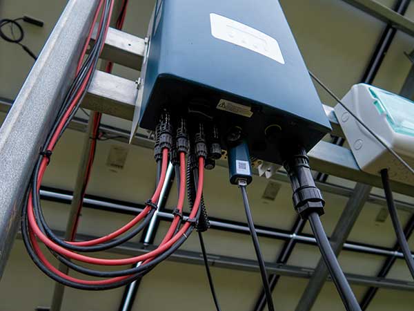 Regolatori-carica-cavi-connettori